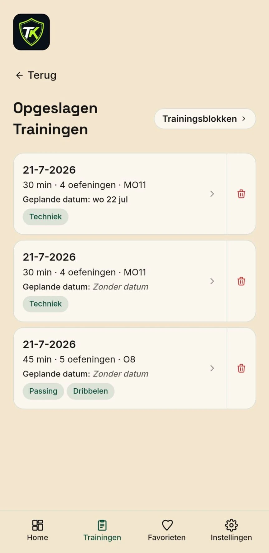 TrainKit overzicht met opgeslagen trainingen inclusief duur, leeftijd en thema